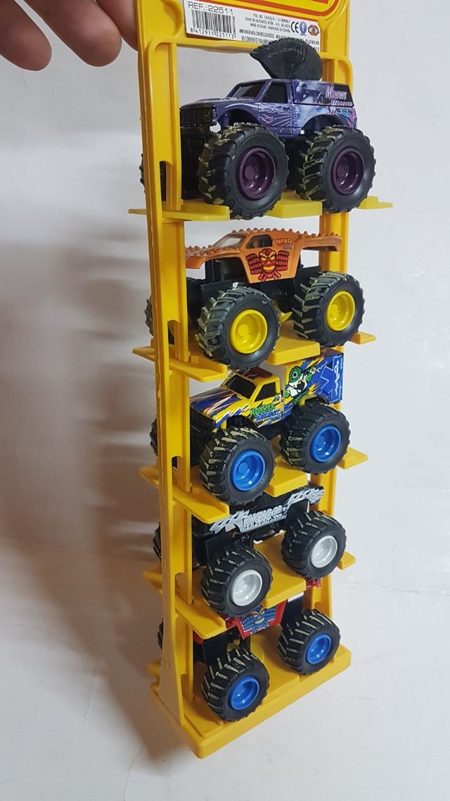 LOTE DE 5 COCHES MONSTER TRUCKS