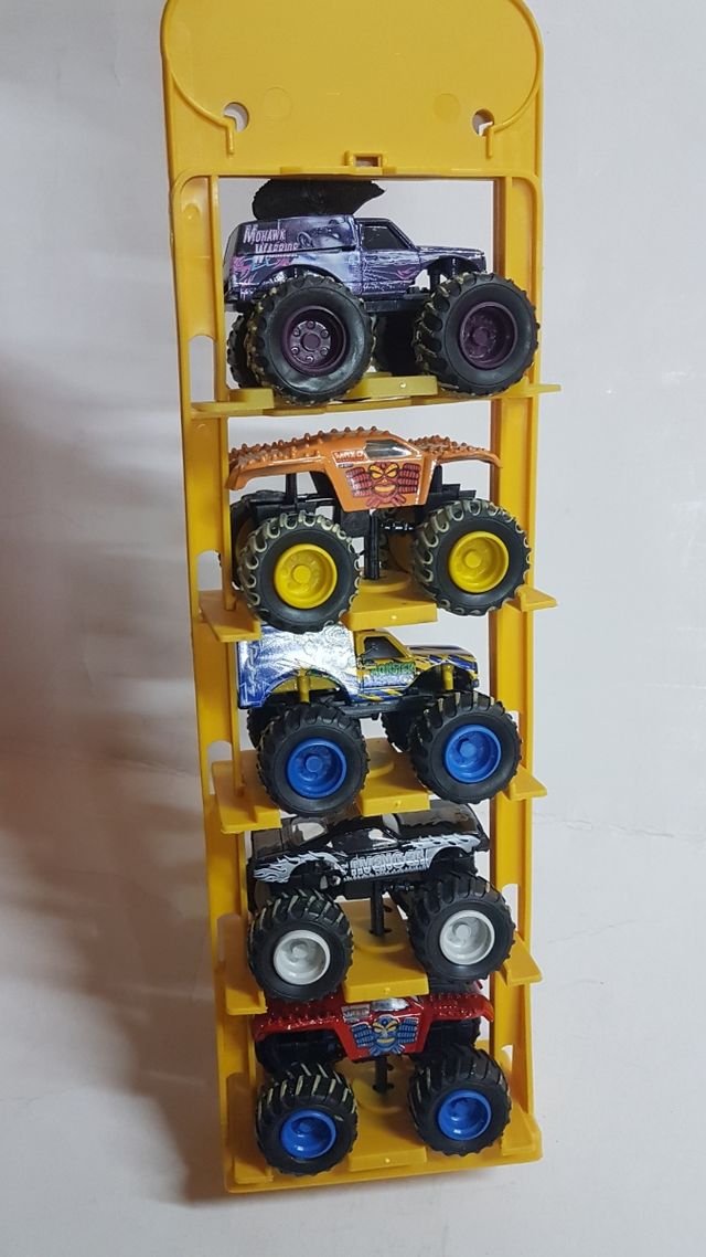 LOTE DE 5 COCHES MONSTER TRUCKS
