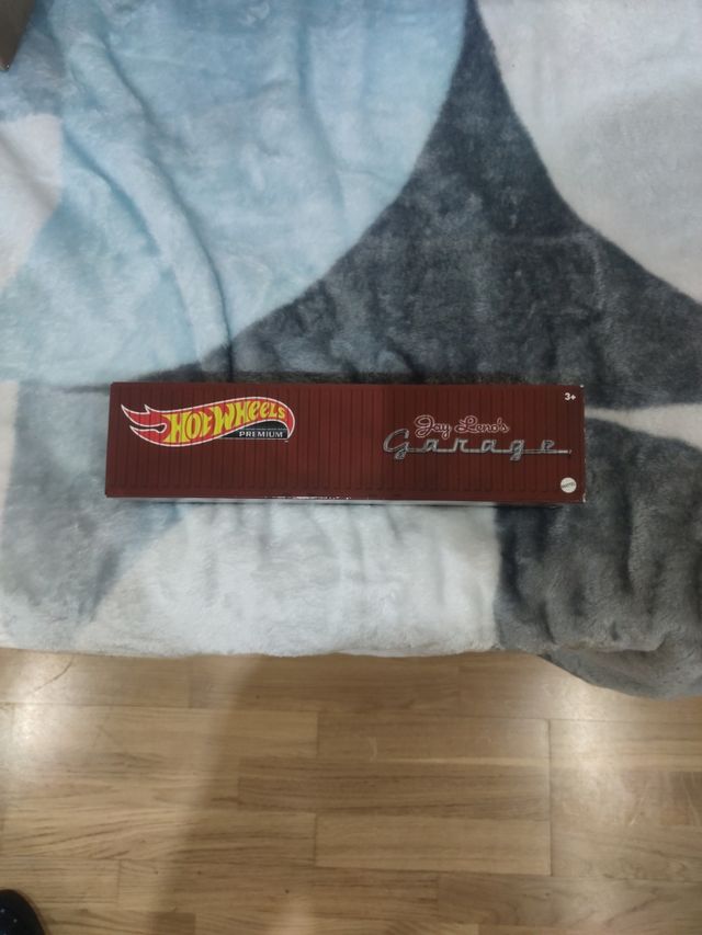 Hot wheels premium