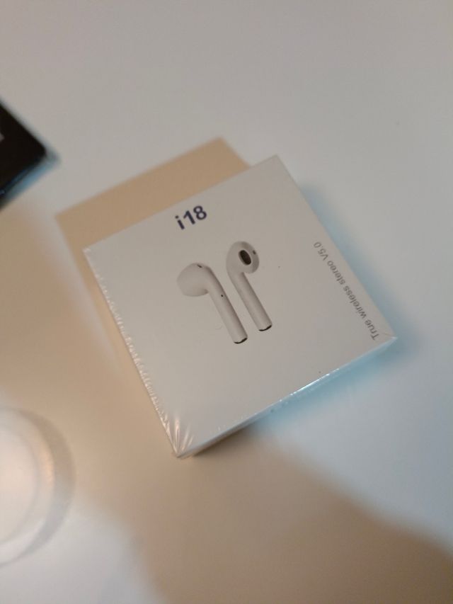 Auriculares sin cables i18 precintado