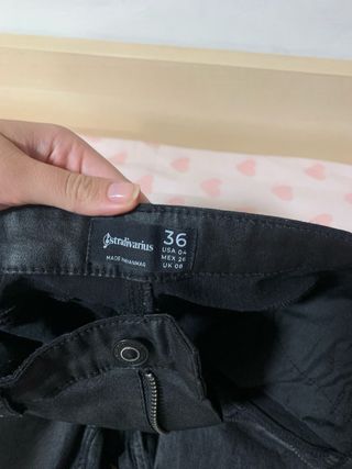 Pantalones de cuero ajustados 