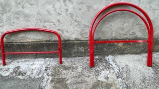 Letto singolo struttura rossa con materasso
