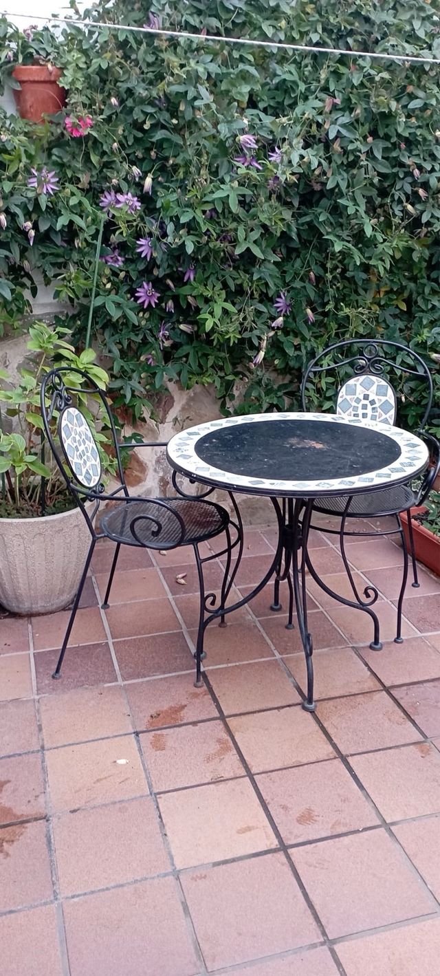 Mesa de forja y 4 sillas