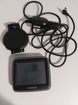 GPS TOMTOM con cargador y soporte