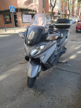 Vendo scooter Suzuki burgman 650cc