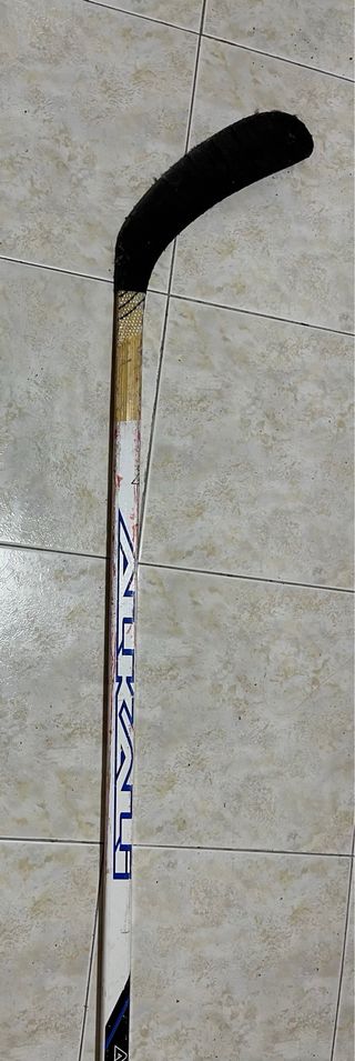 Casco hockey, palo hockey, rollo de cinta palo