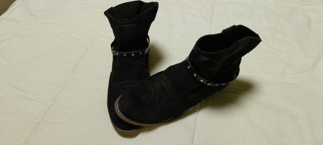 Botines de ante negros. 37