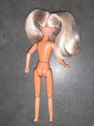Muñequita hermanita de Barbie 
