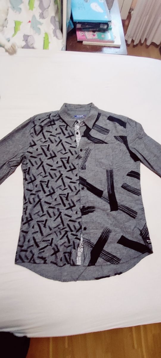 Camisa estampada gris desigual talla L
