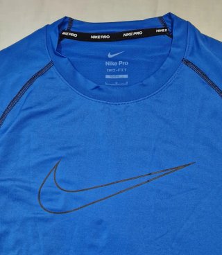 Camiseta Deportiva Manga Corta Nike Pro Térmica.