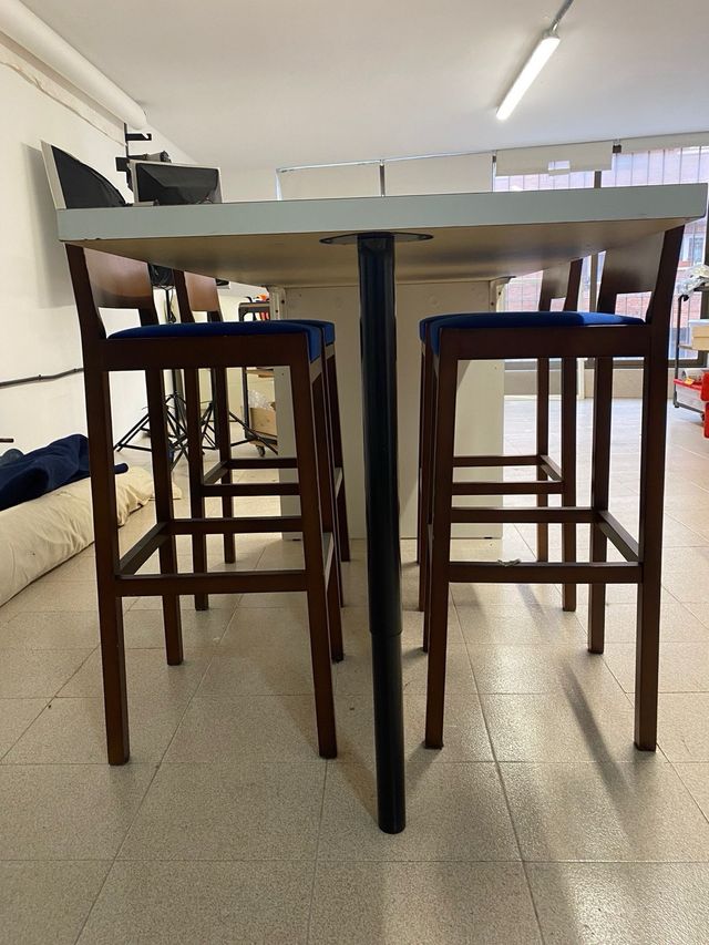 Taburetes altos tapizado Azul Klein