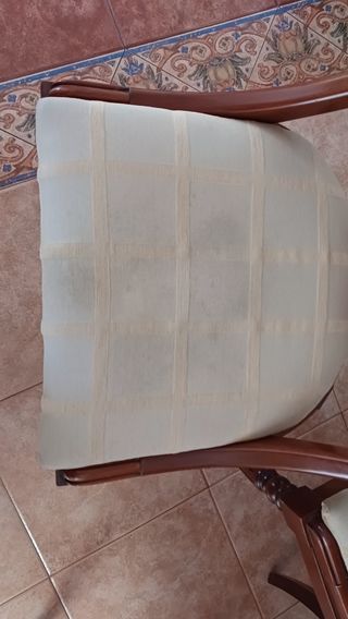 Mesa salón de nogal y sillas