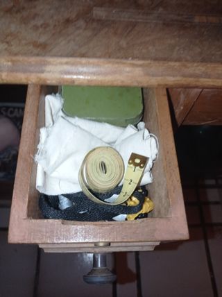 Maquina de coser con mueble ALFA