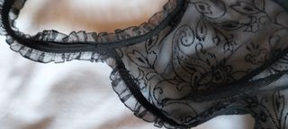 MUY REBAJADO.  SUJETADOR  Encaje ribeteado en tul