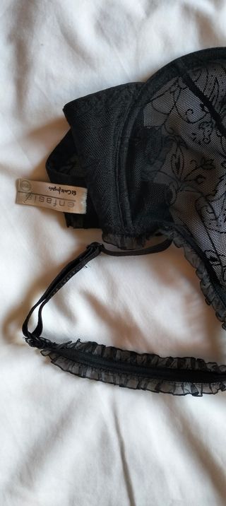 MUY REBAJADO.  SUJETADOR  Encaje ribeteado en tul