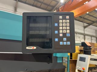 FRESADORA DE TORRETA LAGUN MODELO FTV 5SP