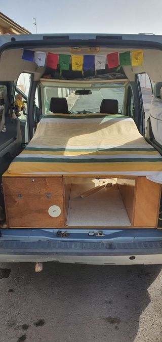 Ford Grand Tourneo Connec 2012