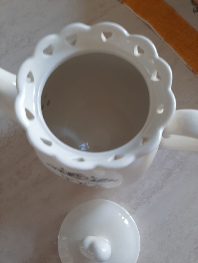 Teiera in porcellana