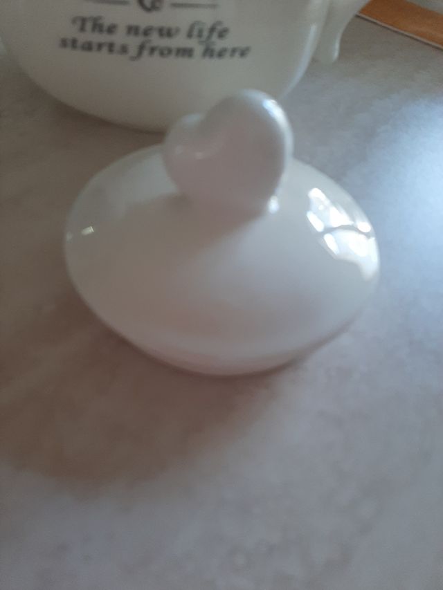 Teiera in porcellana