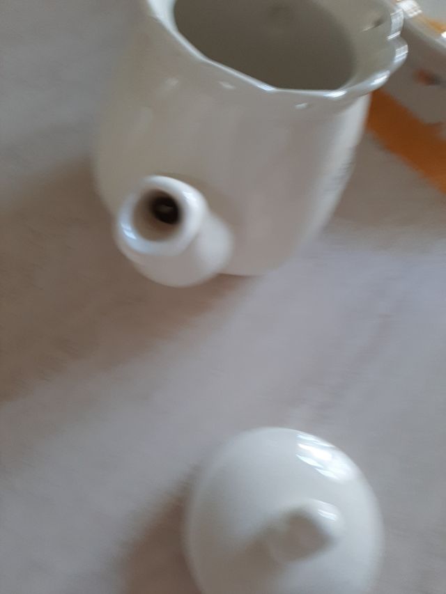 Teiera in porcellana