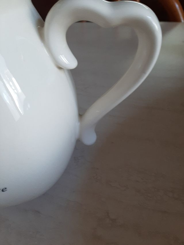 Teiera in porcellana