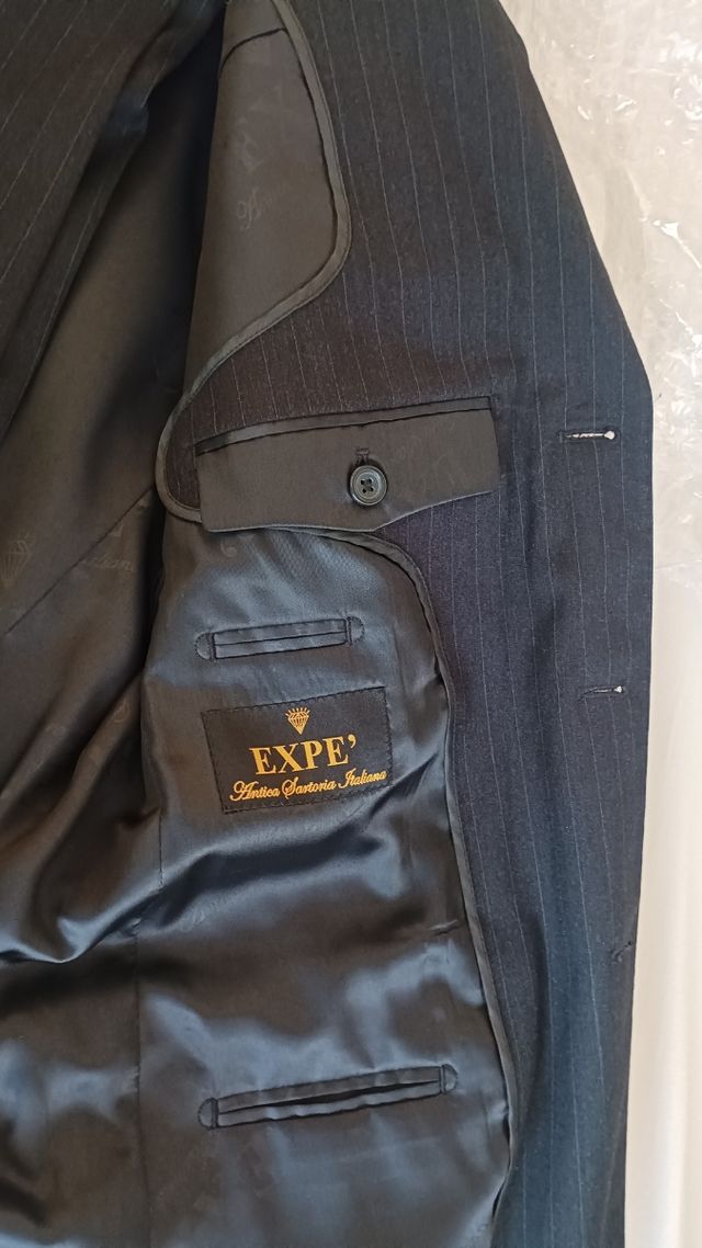 Vestito uomo stile gessato nero