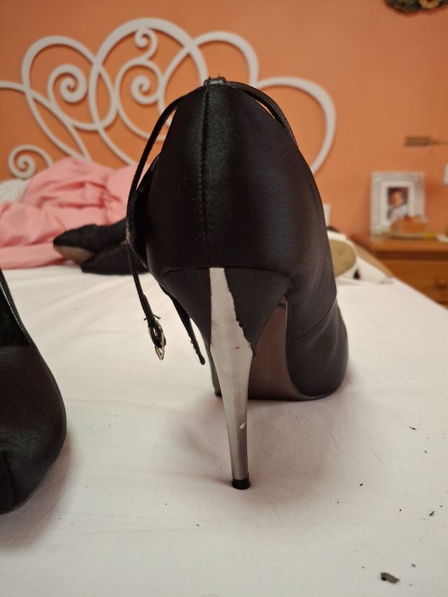 Zapatos preciosos y elegantes