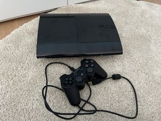 Ps3 super slim 500gb con mando  5 juego