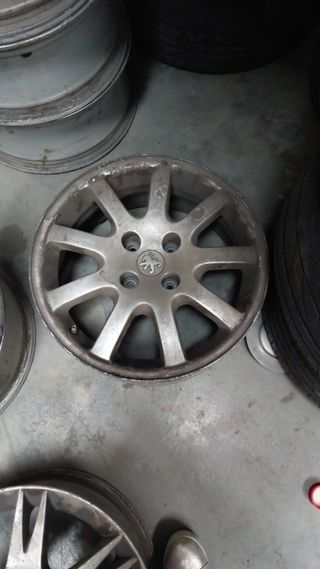 Llanta aluminio Peugeot 307