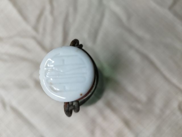 Botella antigua de agua oxigenada