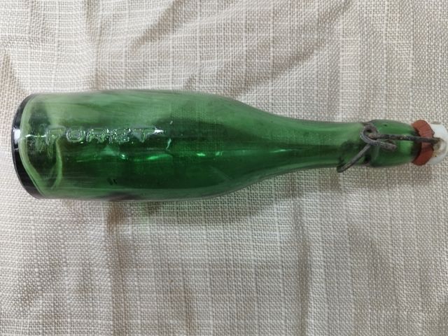 Botella antigua de agua oxigenada