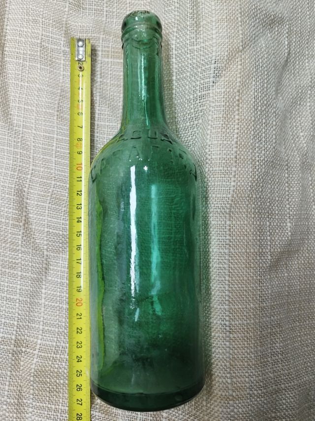 Botella antigua de agua de Carabaña