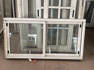 Ventanas con puerta aluminio 