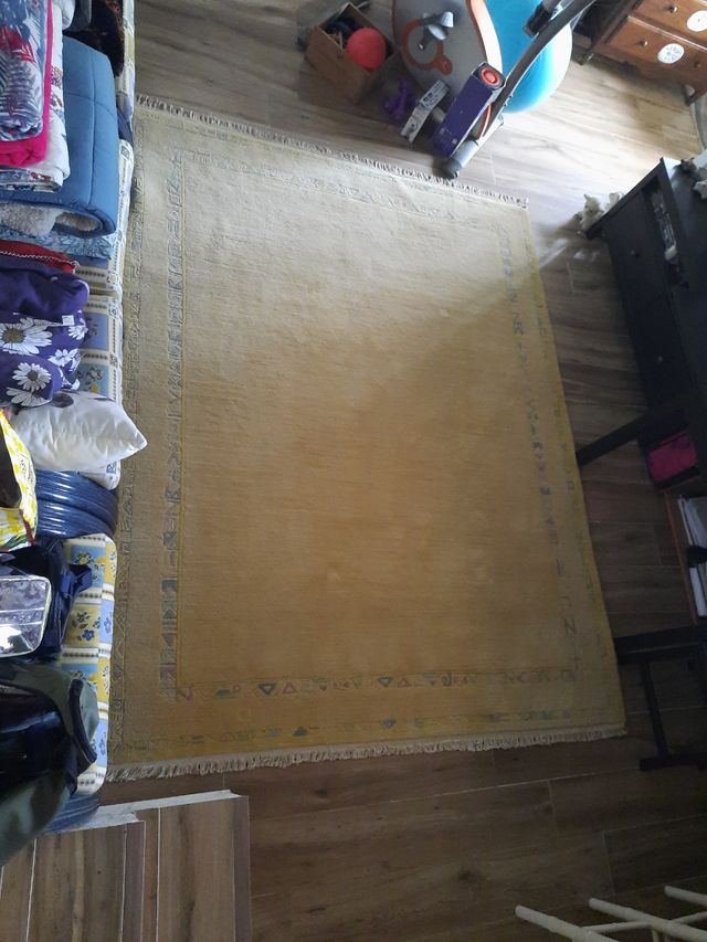 Alfombra 2m x 2.62m gruesa amarilla