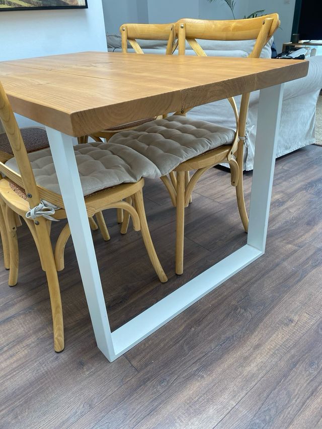 Mesa de madera maciza