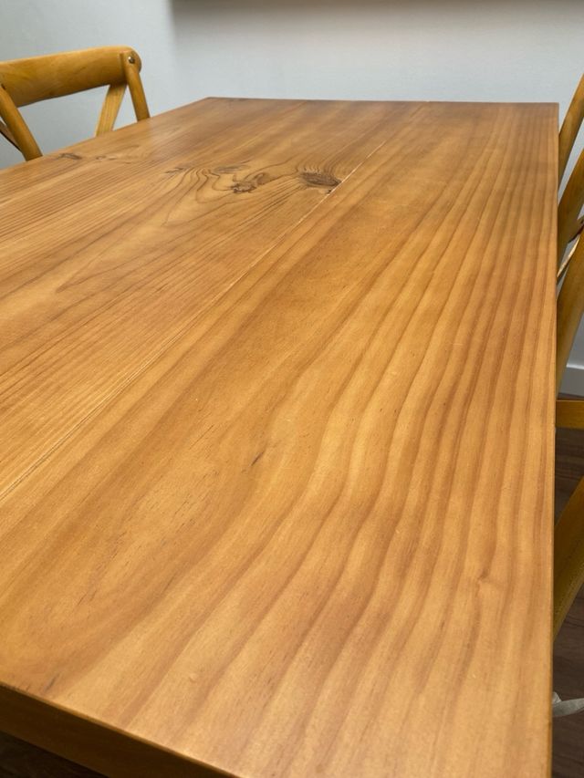 Mesa de madera maciza