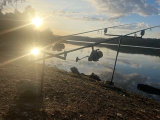 Equipo de carpfishing.