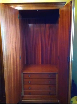 Armario dormitorio madera