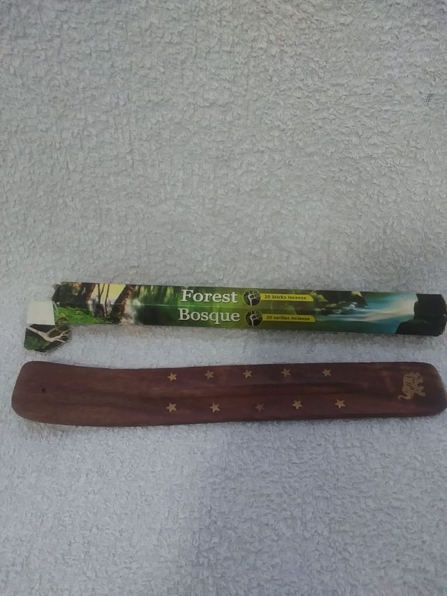 Porta incienso y incienso bosque