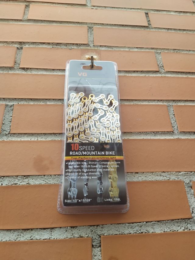 Cadena 10v Bicolor 116 eslabones huecos. NUEVA.