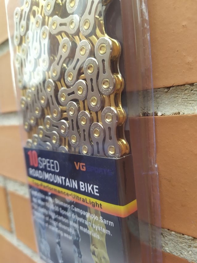 Cadena 10v Bicolor 116 eslabones huecos. NUEVA.