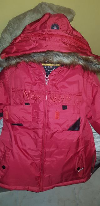 Abrigo Norway rojo 