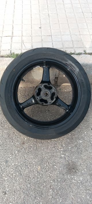 Llantas con neumático cbr 1000 rr 2010