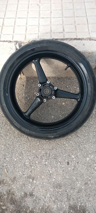Llantas con neumático cbr 1000 rr 2010