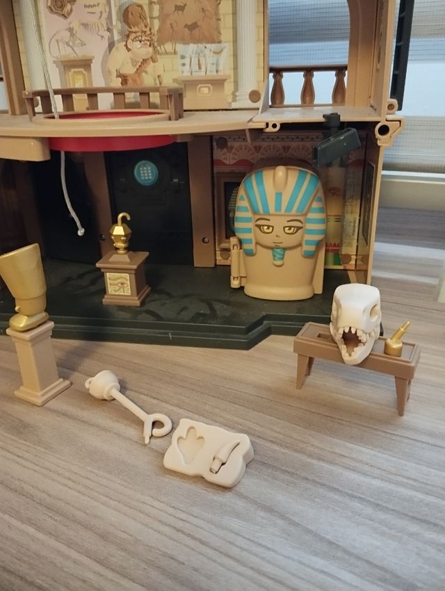 Pinypon action robo en el museo