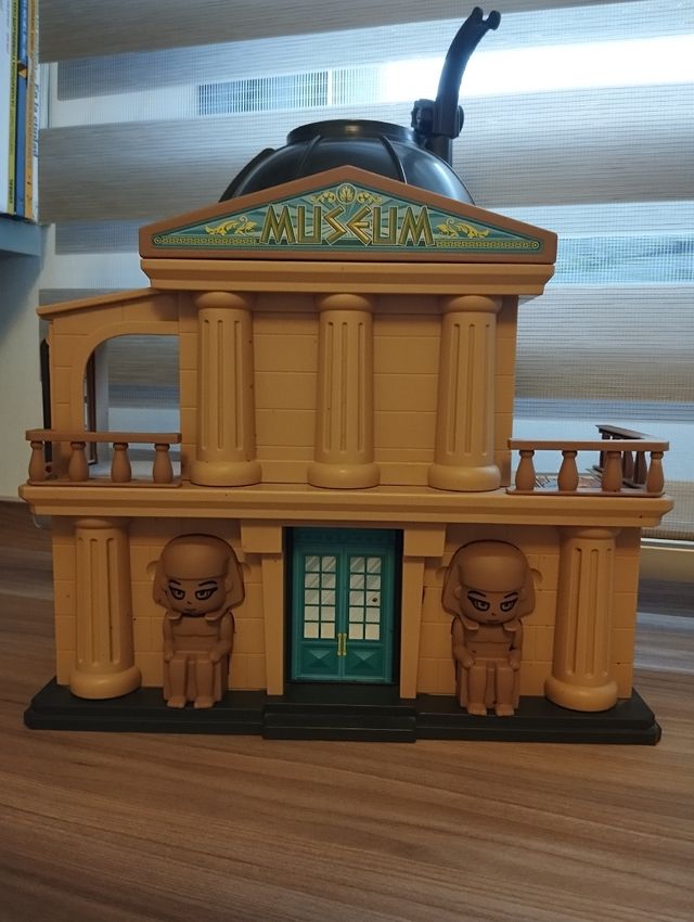 Pinypon action robo en el museo