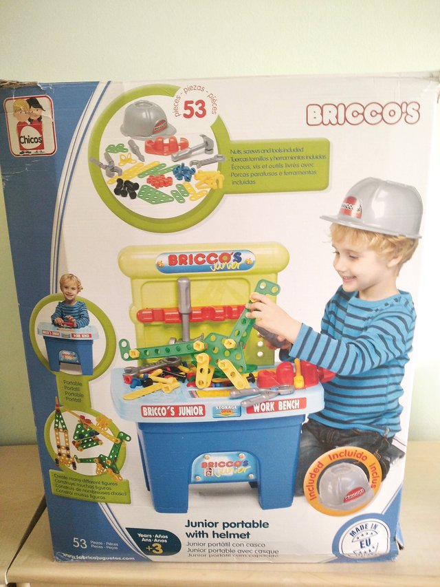 Banco de herramientas de juguete, como nuevo
