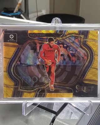 REMIRO REAL SOCIEDAD PANINI SELECT 22/23 GOLD /10
