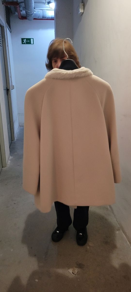 Abrigo mujer marca Antea