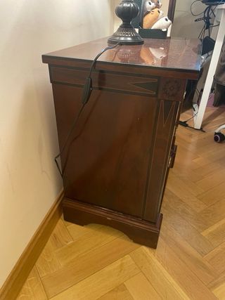 DUE COMODINI IN LEGNO